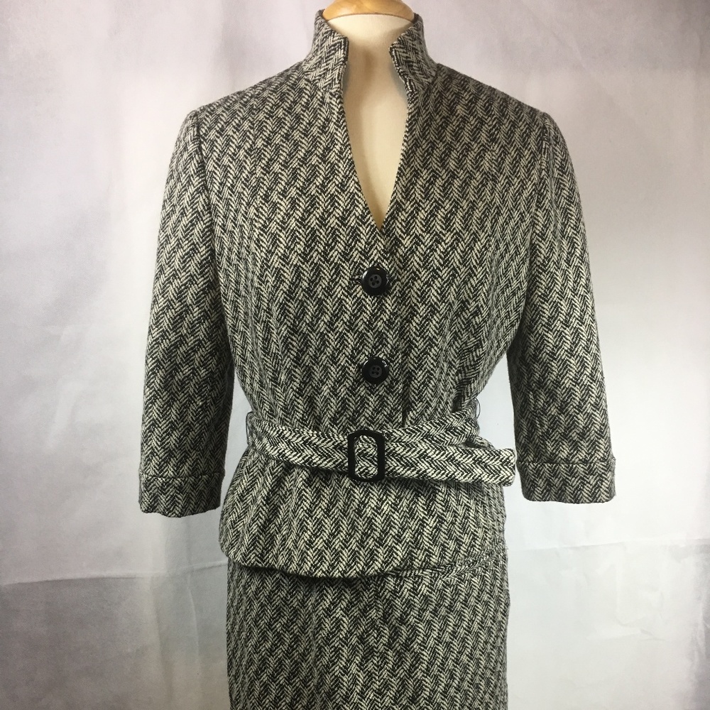 Black & White Signature by Larry Levine Shirt Suit